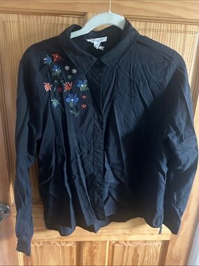 beachlunchlounge Black Button-Up Blouse with Multicolor Floral Embroidery